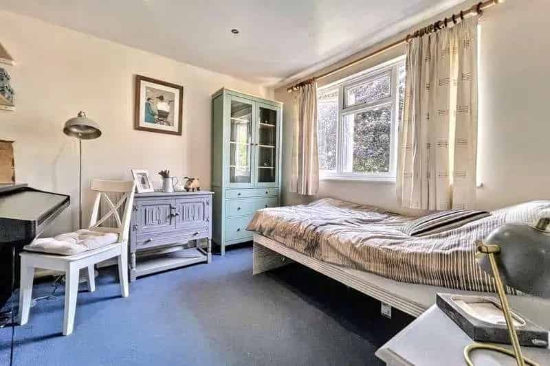 3 Bed Semi-Detached House for Sale Bishopstoke