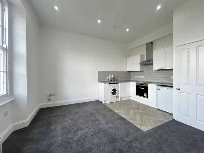 1 Bedroom Flat to Rent Redland Available Early July