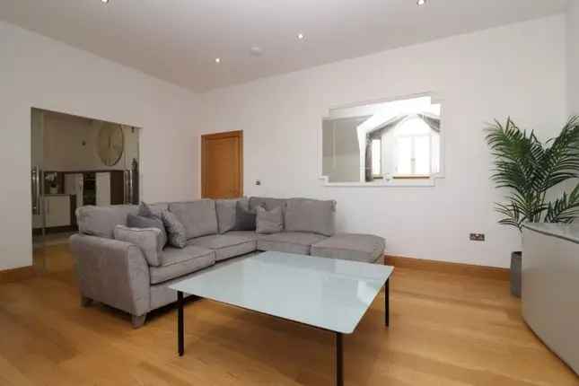 Flat to rent in Devonshire Terrace, Glasgow, Glasgow City G12