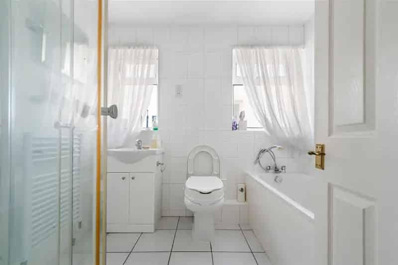 4 Bed Family Home for Sale - Garage Conversion