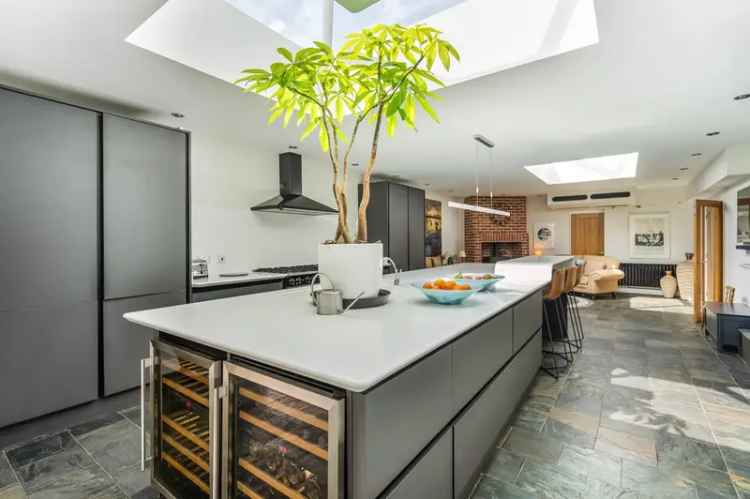 5 Bedroom Detached House for Sale in St Albans