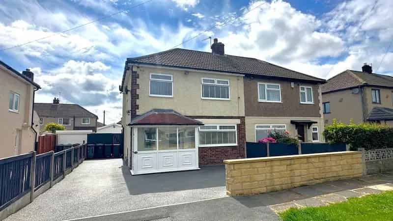 3 Bedroom Extended Semi-Detached House For Sale