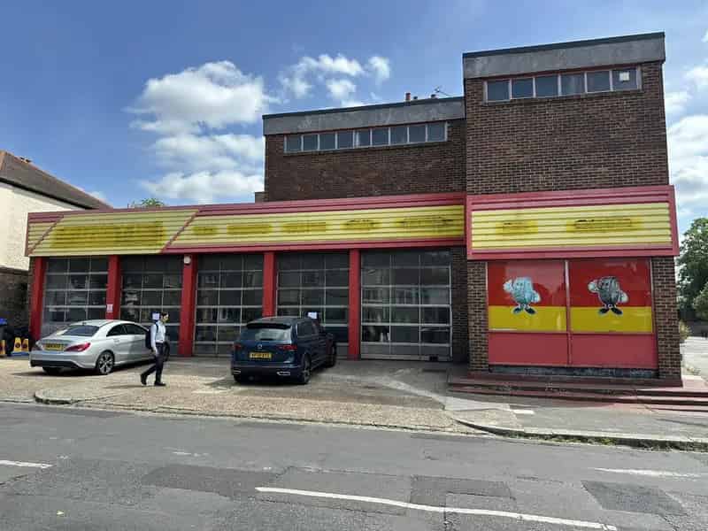 Industrial property For Rent , London, England