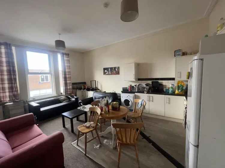 4 bedroom flat to rent