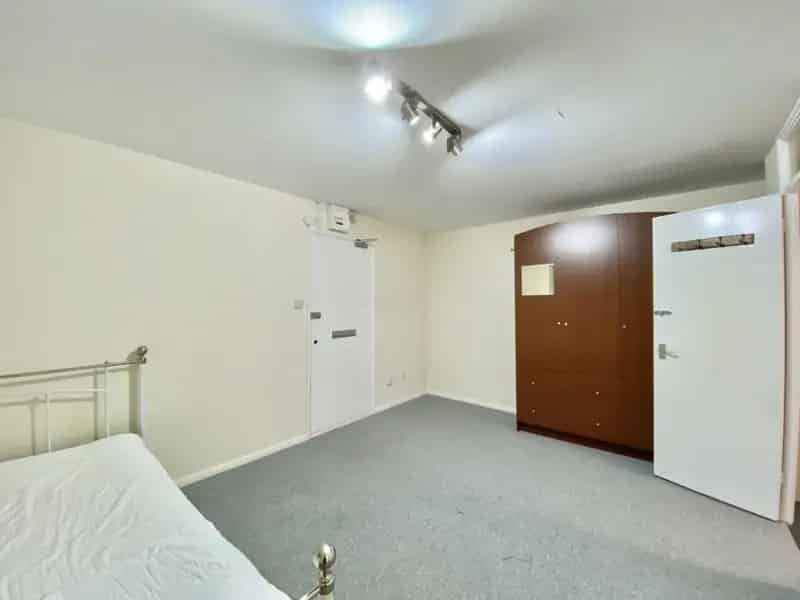 1 bedroom Flat
 For Sale