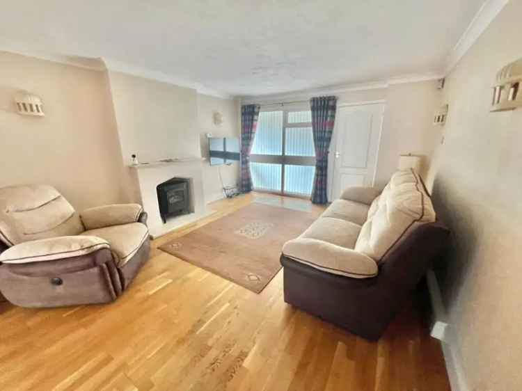 5 Bedroom Semi-Detached House Near Brentwood Station