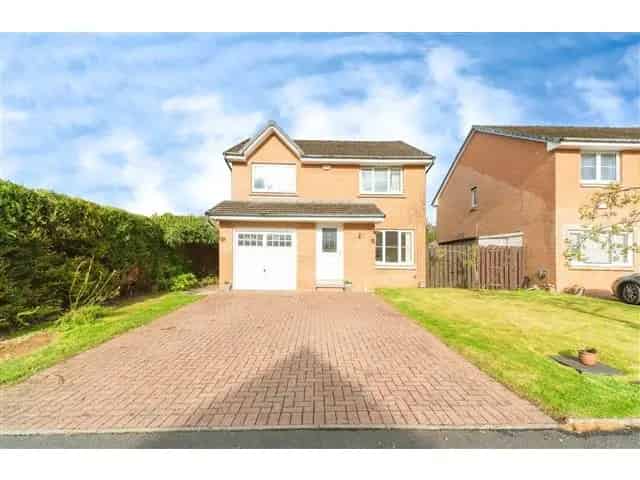 4 Bedroom Detached House for Sale in Parkhouse