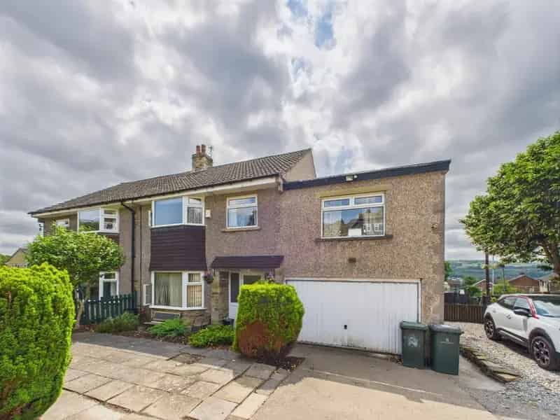 4 Bedroom Semi-Detached House For Sale