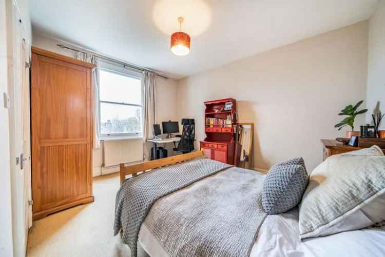 Wandsworth Town Period Conversion Flat Near Clapham Junction