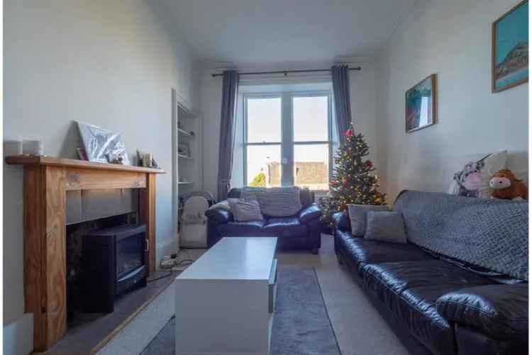 2 Bed Flat - Maindoor with 1 Reception Room