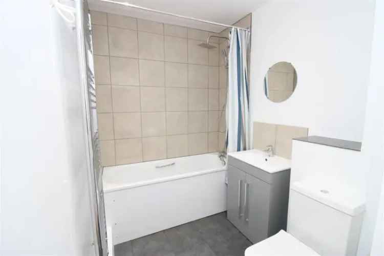 One Bedroom Garden Flat Near Preston Park  Parking Available