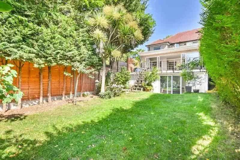 5 Bedroom House for Sale Whitton Avenue East