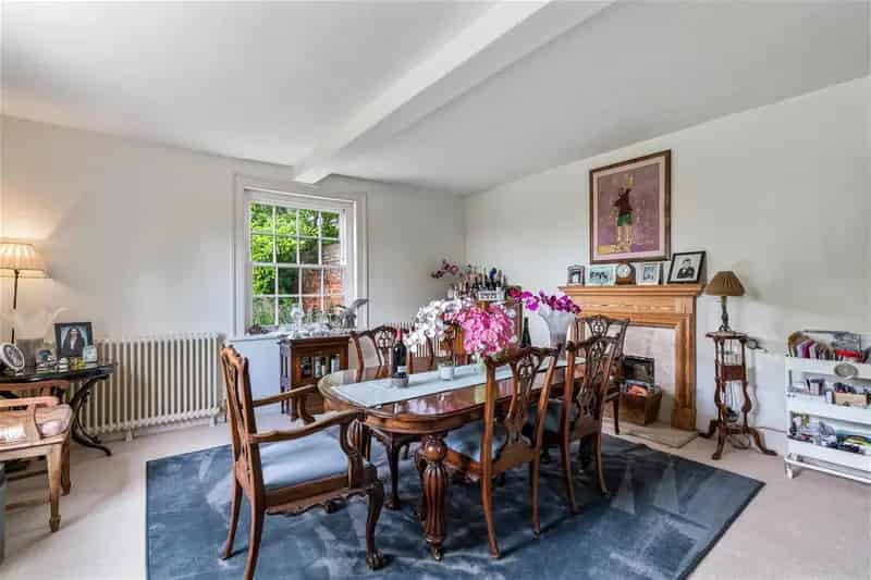 Grade II Listed 5-Bedroom Farmhouse with Annexe and Indoor Pool near London