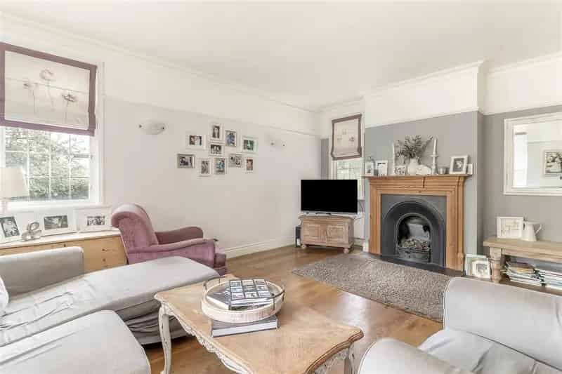 6 Bedroom Detached House for Rent Bramhope