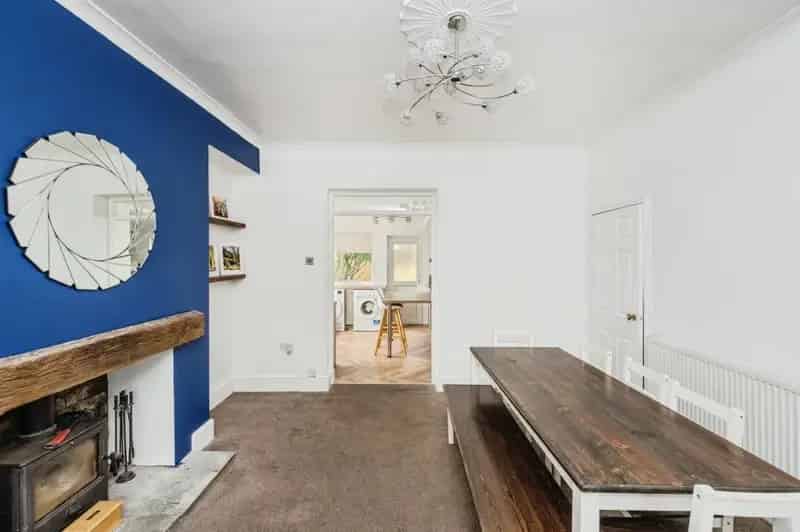 3 bedroom detached house