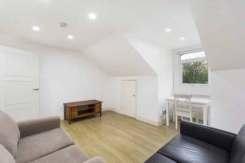 1 Bedroom Flat near Crystal Palace Station London