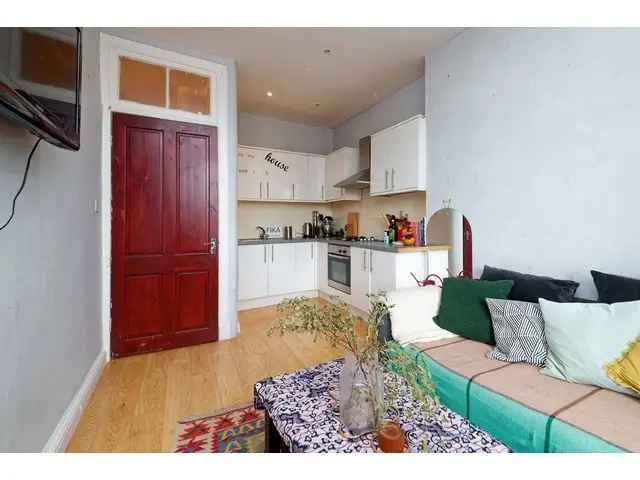 2 bedroom flat  for sale