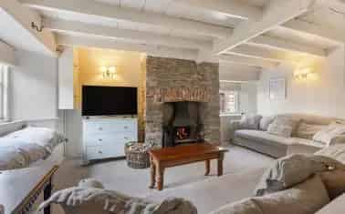 Charming 3-Bed Period Cottage in Chillington Devon
