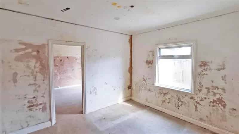 Freehold Detached Bungalow Romford - Needs Updating