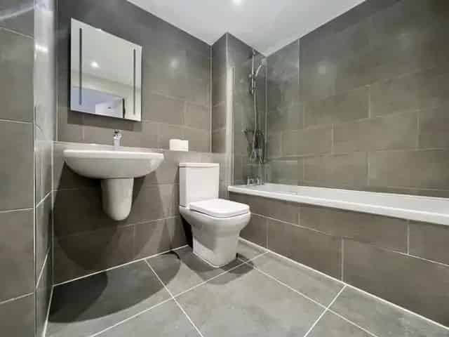 Modern Executive Apartment City Centre Parking Available