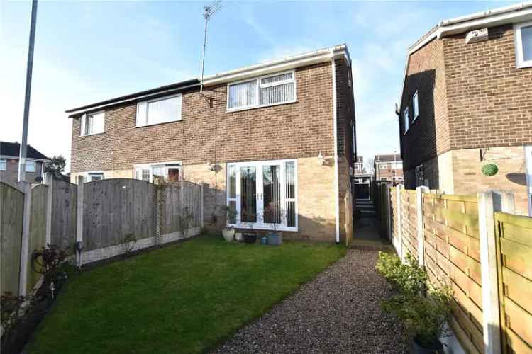 Semi Detached House with Modern Kitchen and Garden