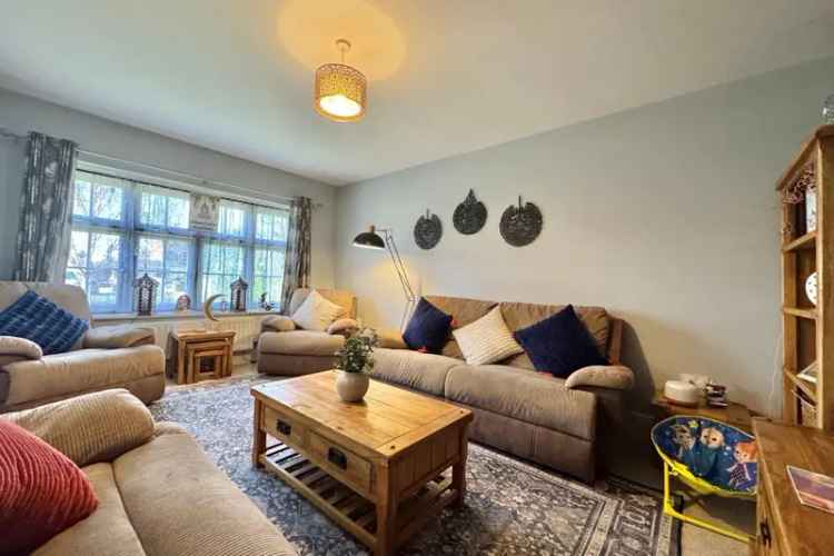 Four Bedroom Detached House in Allerton