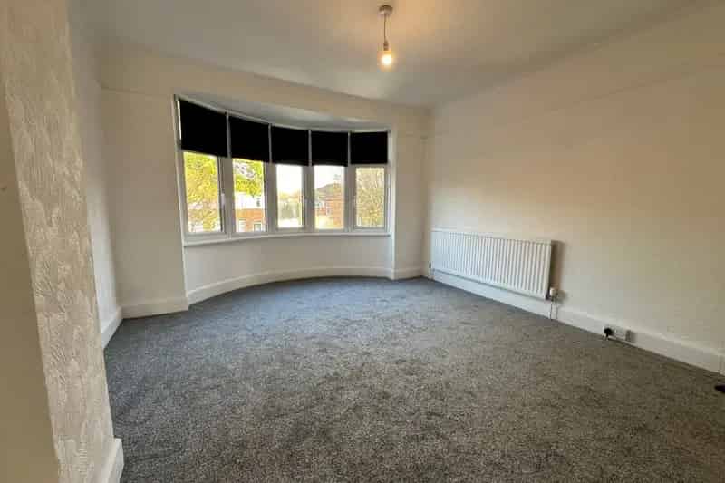3 Bed House Walton - Off Street Parking & Large Garden