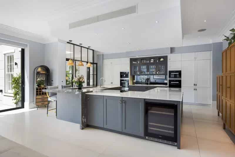 6 Bedroom Detached House for Sale Eaton Park Cobham