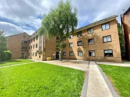 1 Room Flat Manchester All Bills Included Parking Gym