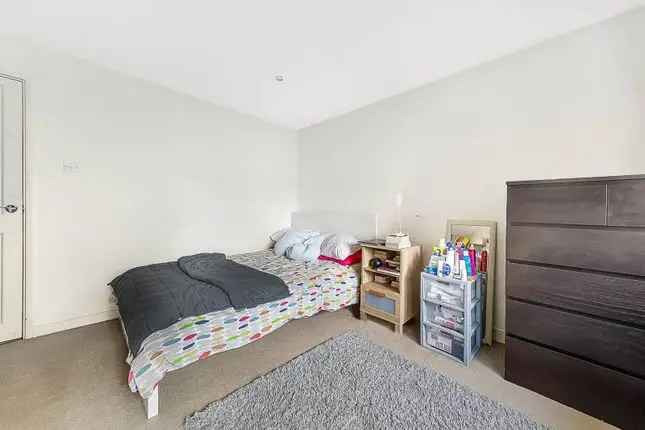 Flat to rent in West Hill, Putney, London SW15