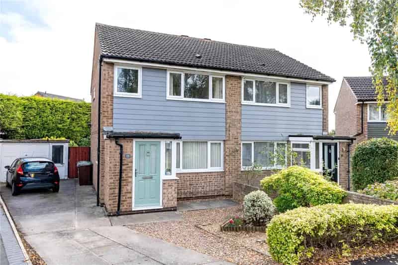 3 Bed Semi Detached House Extended Dining Kitchen Ample Parking