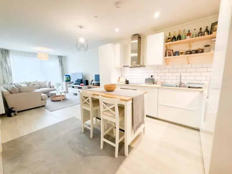 1 bedroom Flat
 For Sale 
Total Size: 539 SQ FT