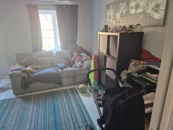 New Build Home Near Train Station Shops Schools