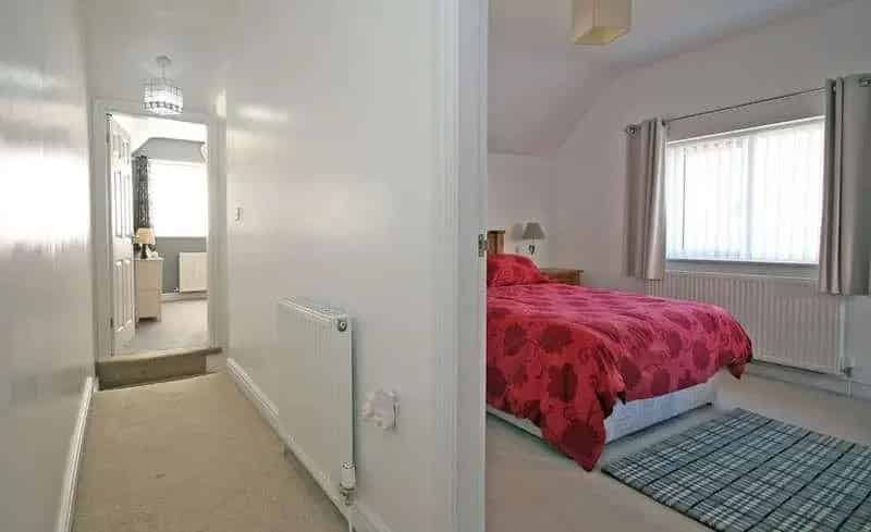 3 Bed House For Sale Spacious Family Home