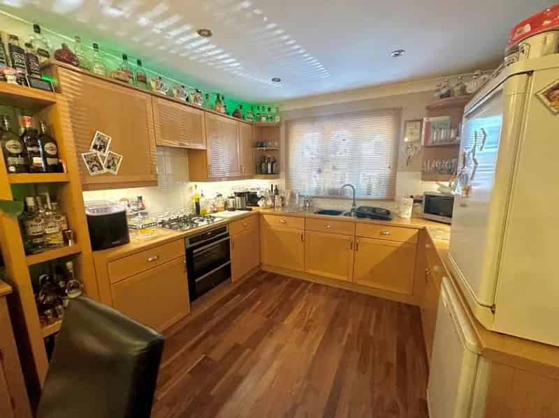 4 bed property for sale
