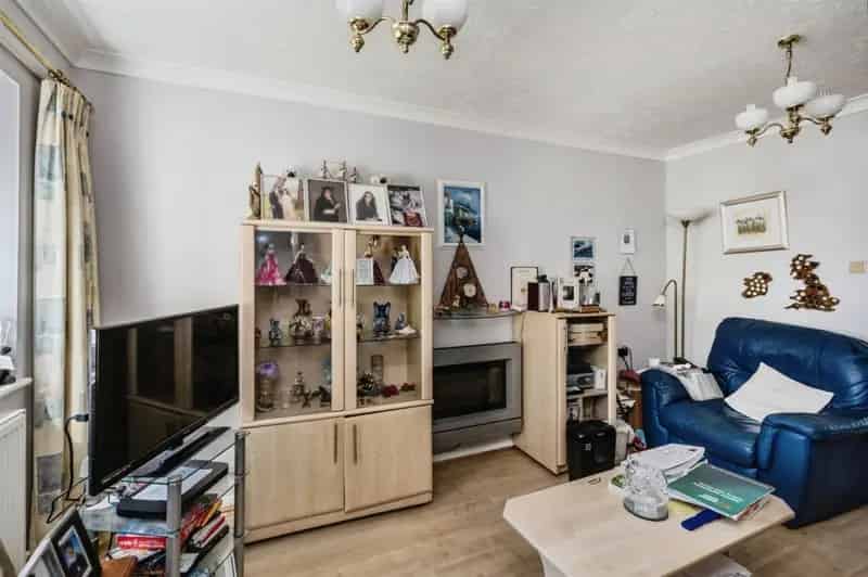 2 Bedroom End Terrace House Llanelli
