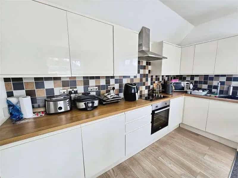 2 Bed Flat for Sale near Totland Bay