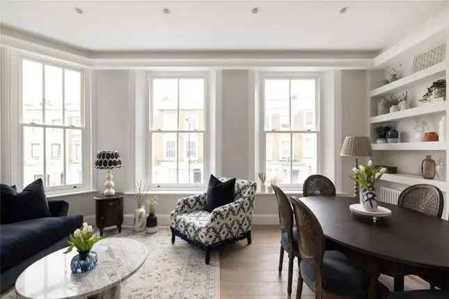 Flat for sale in Kensington Park Road, London. W11