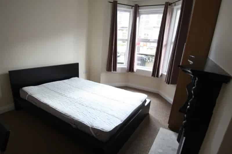 Four Double Bedroom Furnished Home Near Universities