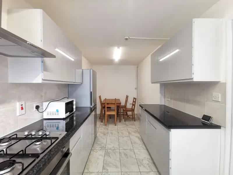 5 Bedroom Terraced House to Rent Stepney Green E14