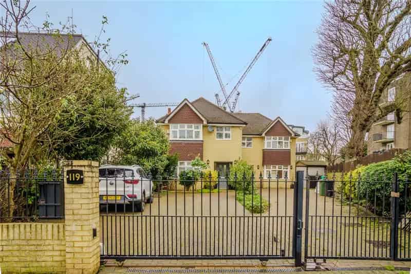 5 Bedroom Victorian House for Sale Telford Park Conservation Area