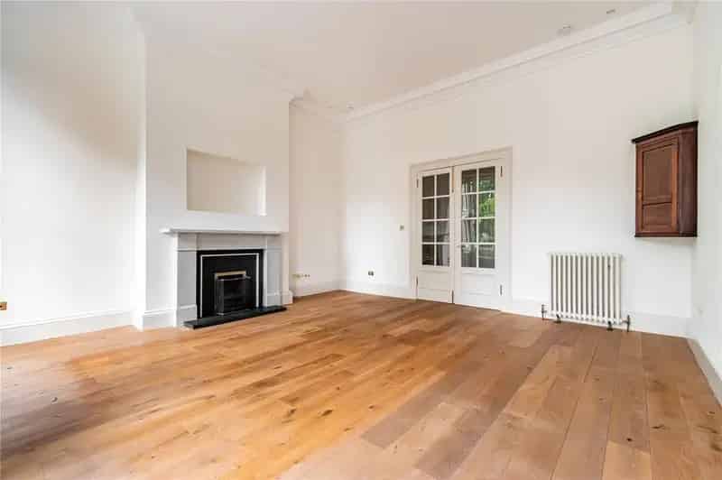 2 Bedroom Apartment to Rent in Edinburghs Moray Place