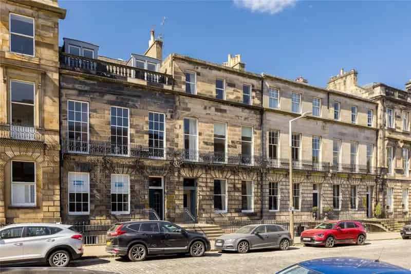 3 Bedroom Apartment for Sale in Edinburgh West End