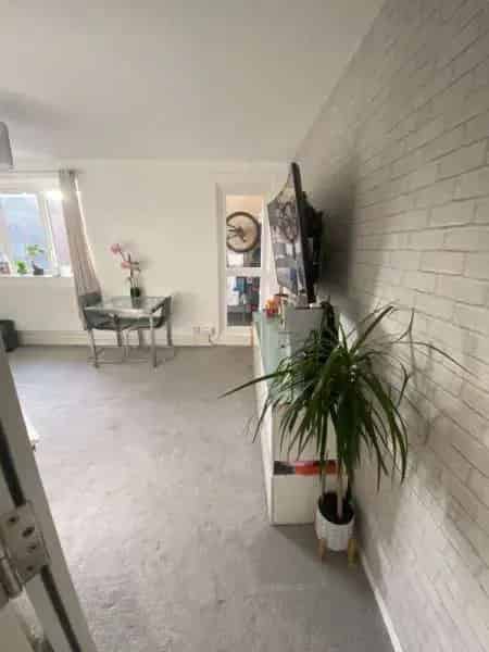 Flat For Rent , London, England