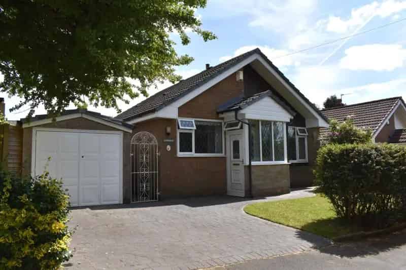 2 Bedroom Detached Bungalow For Sale No Upward Chain