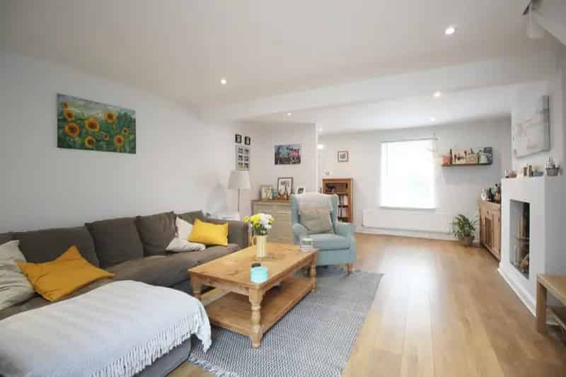 2 Bedroom Victorian Cottage Netley Village For Sale
