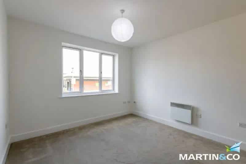 2 Bedroom Flat Harborne High Street Modern Apartment Gated Parking