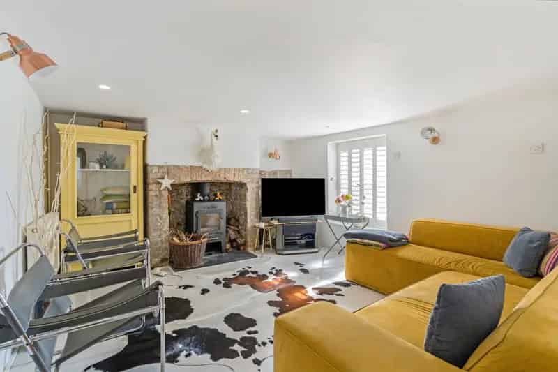 4 Bedroom Semi-Detached House with Paddock and Planning Consent