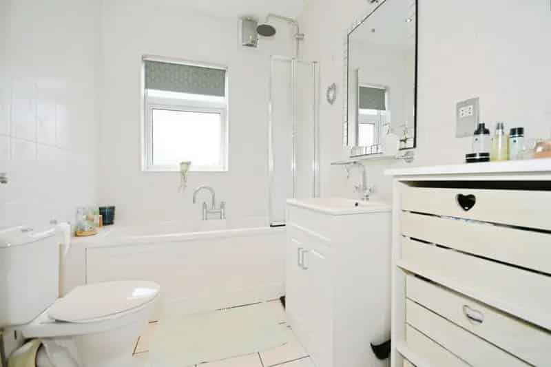 3 Bedroom End Terrace House For Sale