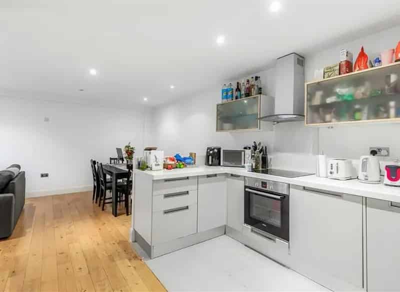 Two Double Bedroom Apartment with Balcony
